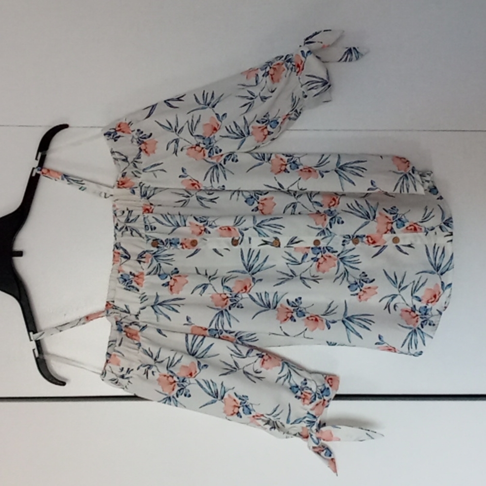 White Floral off-the-shoulder long sleeve Shirt